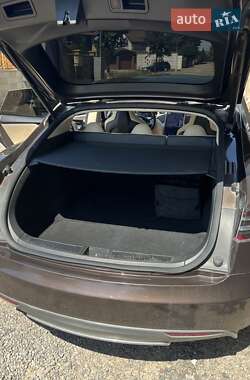 Лифтбек Tesla Model S 2013 в 