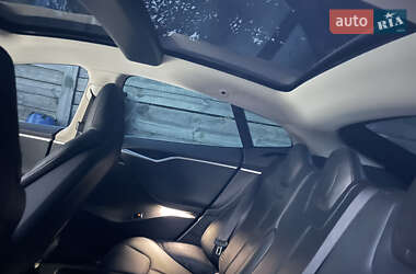 Лифтбек Tesla Model S 2014 в 