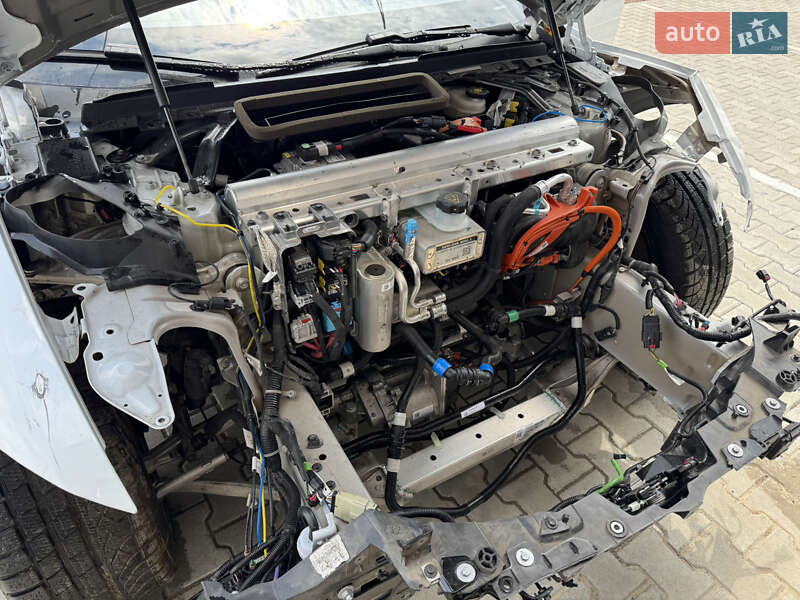 Лифтбек Tesla Model S 2024 в Рогатине