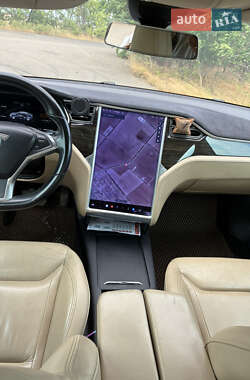 Лифтбек Tesla Model S 2016 в 