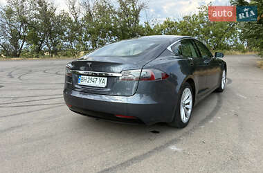 Лифтбек Tesla Model S 2016 в 