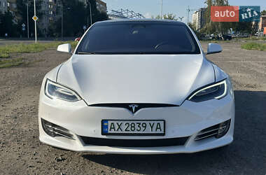 Лифтбек Tesla Model S 2018 в 