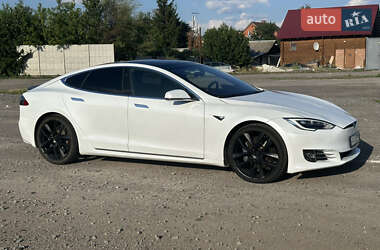 Лифтбек Tesla Model S 2018 в 