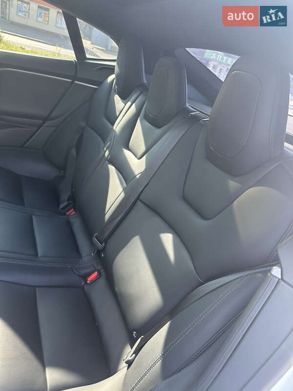 Лифтбек Tesla Model S 2018 в Харькове