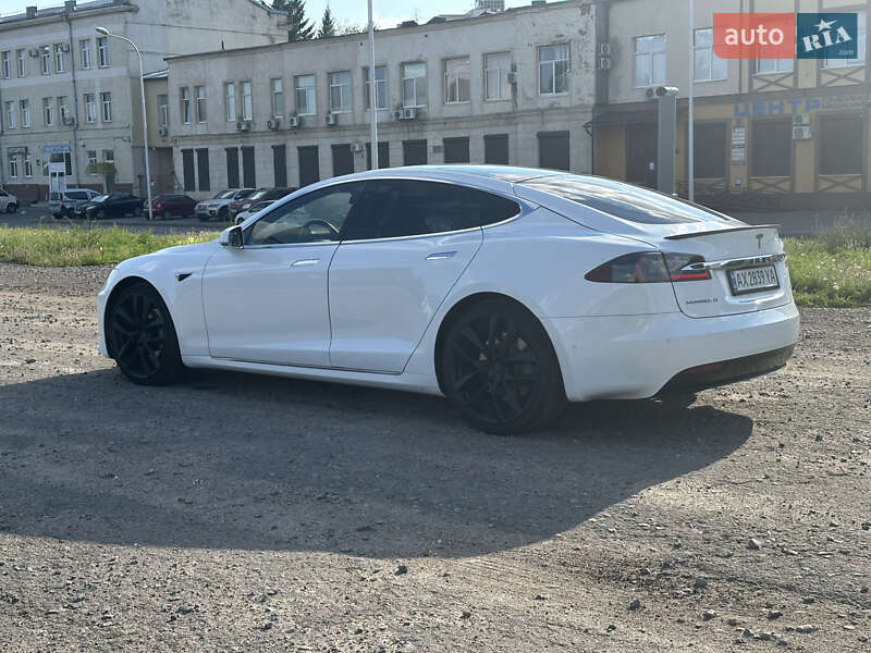 Лифтбек Tesla Model S 2018 в Харькове