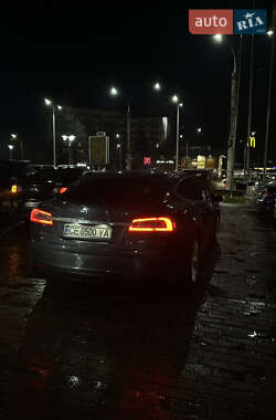 Лифтбек Tesla Model S 2015 в 