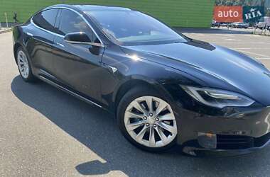 Ліфтбек Tesla Model S 2016 в Києві