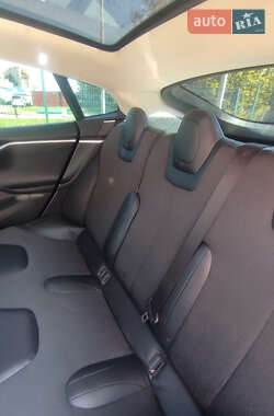 Лифтбек Tesla Model S 2013 в 
