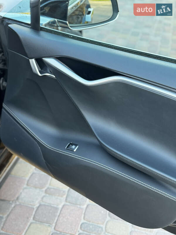 Ліфтбек Tesla Model S 2014 в Сарнах фото 23 Ліфтбек Tesla Model S 2014 в Сарнах