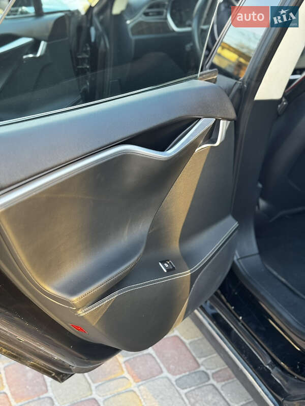 Ліфтбек Tesla Model S 2014 в Сарнах фото 29 Ліфтбек Tesla Model S 2014 в Сарнах