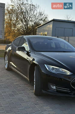Лифтбек Tesla Model S 2014 в 