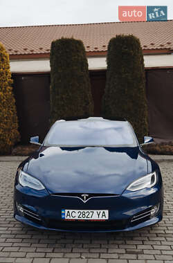 Лифтбек Tesla Model S 2017 в 
