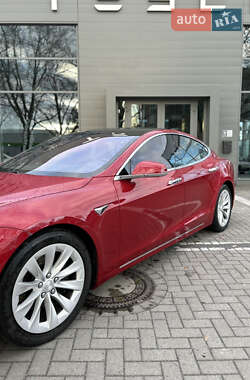 Ліфтбек Tesla Model S 2017 в 