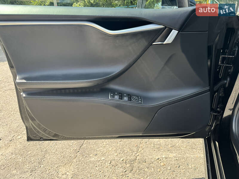 Лифтбек Tesla Model S 2017 в Белой Церкви