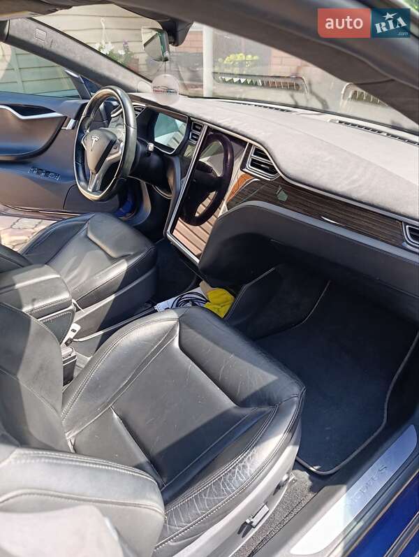 Ліфтбек Tesla Model S 2015 в Конотопі фото 18 Ліфтбек Tesla Model S 2015 в Конотопі