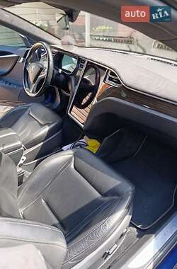 Лифтбек Tesla Model S 2015 в 