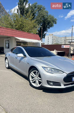 Лифтбек Tesla Model S 2013 в 