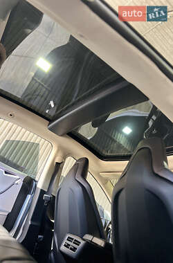 Лифтбек Tesla Model S 2013 в 