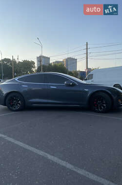 Лифтбек Tesla Model S 2016 в 