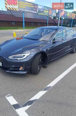 Лифтбек Tesla Model S 2018 в Киеве