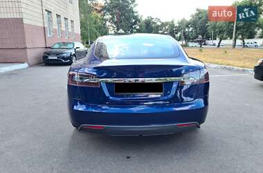 Лифтбек Tesla Model S 2016 в 