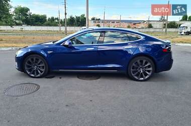 Лифтбек Tesla Model S 2016 в 