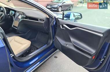 Лифтбек Tesla Model S 2016 в 