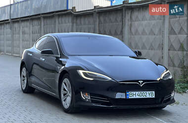 Лифтбек Tesla Model S 2017 в 