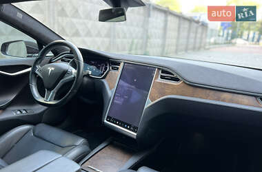 Лифтбек Tesla Model S 2017 в 