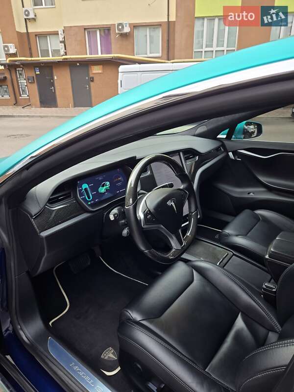 Лифтбек Tesla Model S 2018 в Киеве