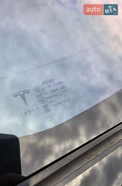 Лифтбек Tesla Model S 2018 в 