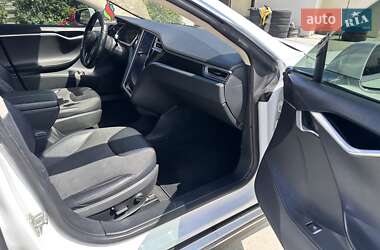 Лифтбек Tesla Model S 2014 в 