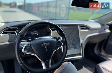 Лифтбек Tesla Model S 2015 в 