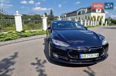 Ліфтбек Tesla Model S 2015 в Вінниці