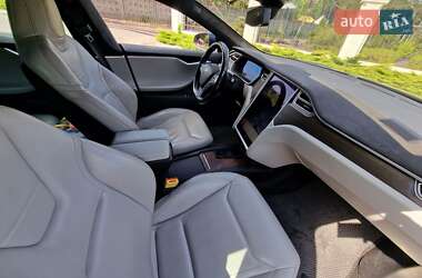 Ліфтбек Tesla Model S 2015 в Вінниці