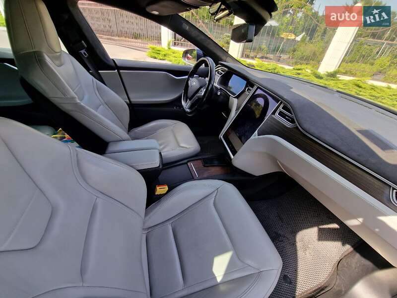 Лифтбек Tesla Model S 2015 в Виннице фото 19 Лифтбек Tesla Model S 2015 в Виннице