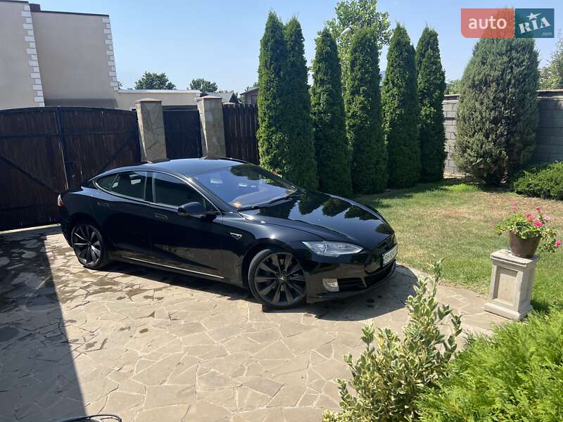 Лифтбек Tesla Model S 2015 в Одессе