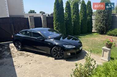 Лифтбек Tesla Model S 2015 в 