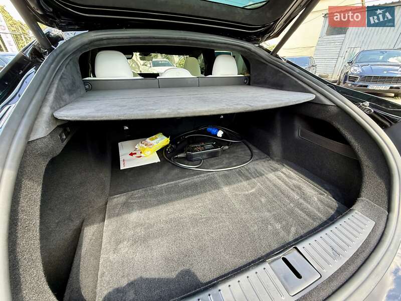 Лифтбек Tesla Model S 2021 в Одессе