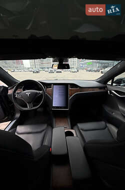 Лифтбек Tesla Model S 2020 в 
