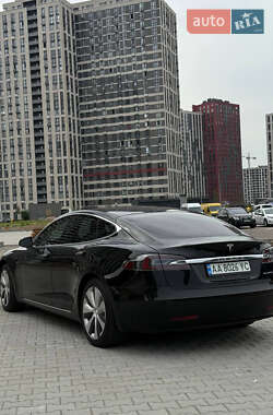 Лифтбек Tesla Model S 2020 в 