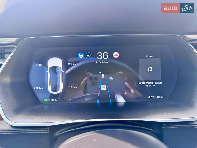 Ліфтбек Tesla Model S 2017 в Гайсину