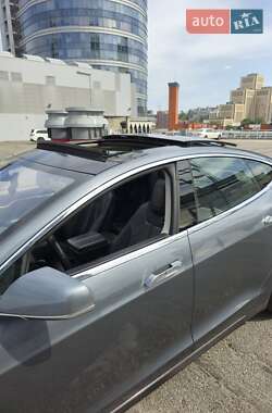 Ліфтбек Tesla Model S 2013 в 