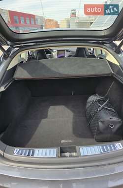 Ліфтбек Tesla Model S 2013 в 