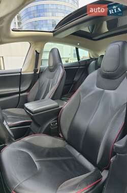 Ліфтбек Tesla Model S 2013 в 