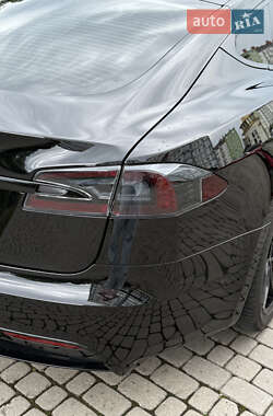 Лифтбек Tesla Model S 2021 в 