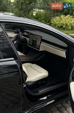 Лифтбек Tesla Model S 2021 в 