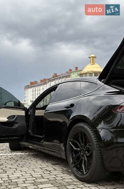 Лифтбек Tesla Model S 2021 в 