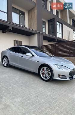 Лифтбек Tesla Model S 2014 в 