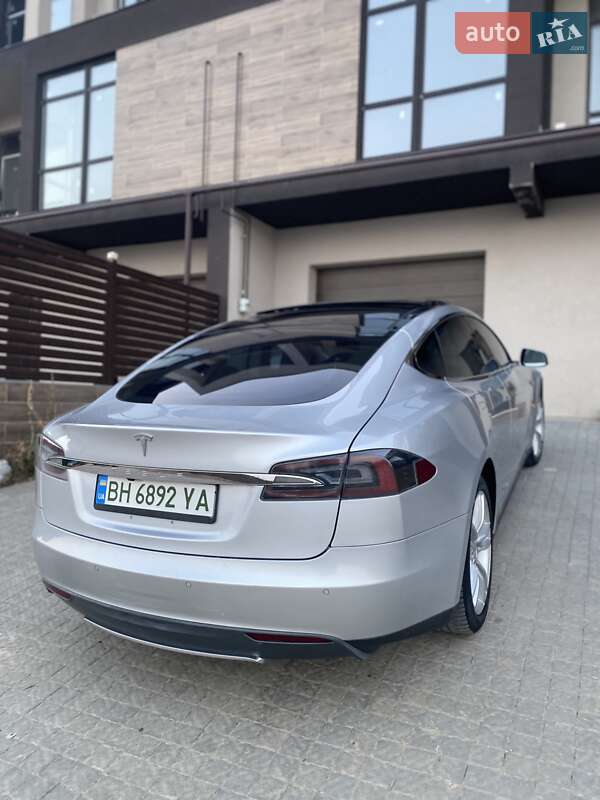 Ліфтбек Tesla Model S 2014 в Одесі